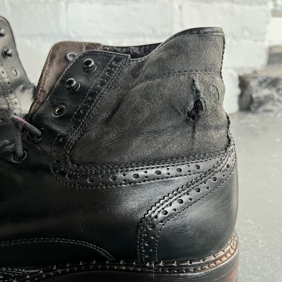 Johnston & Murphy Jennings Boot, black wingtip, shearling lined, lug sole 8M - Picture 3 of 7